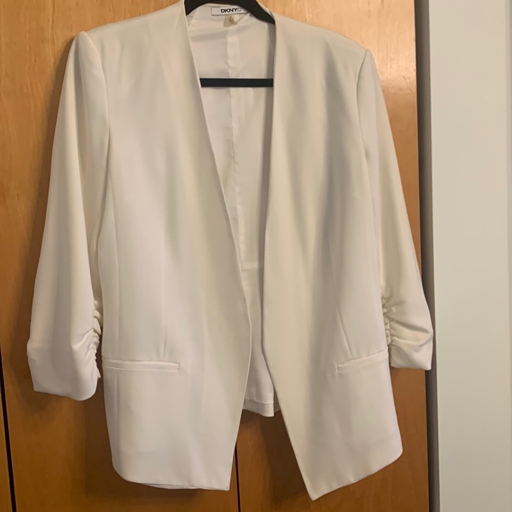 DKNYC Open Front Blazer. Ivory.